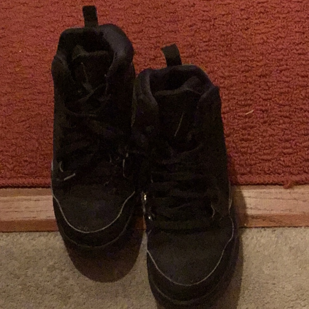 Boys size 5.5 Jordan shoes